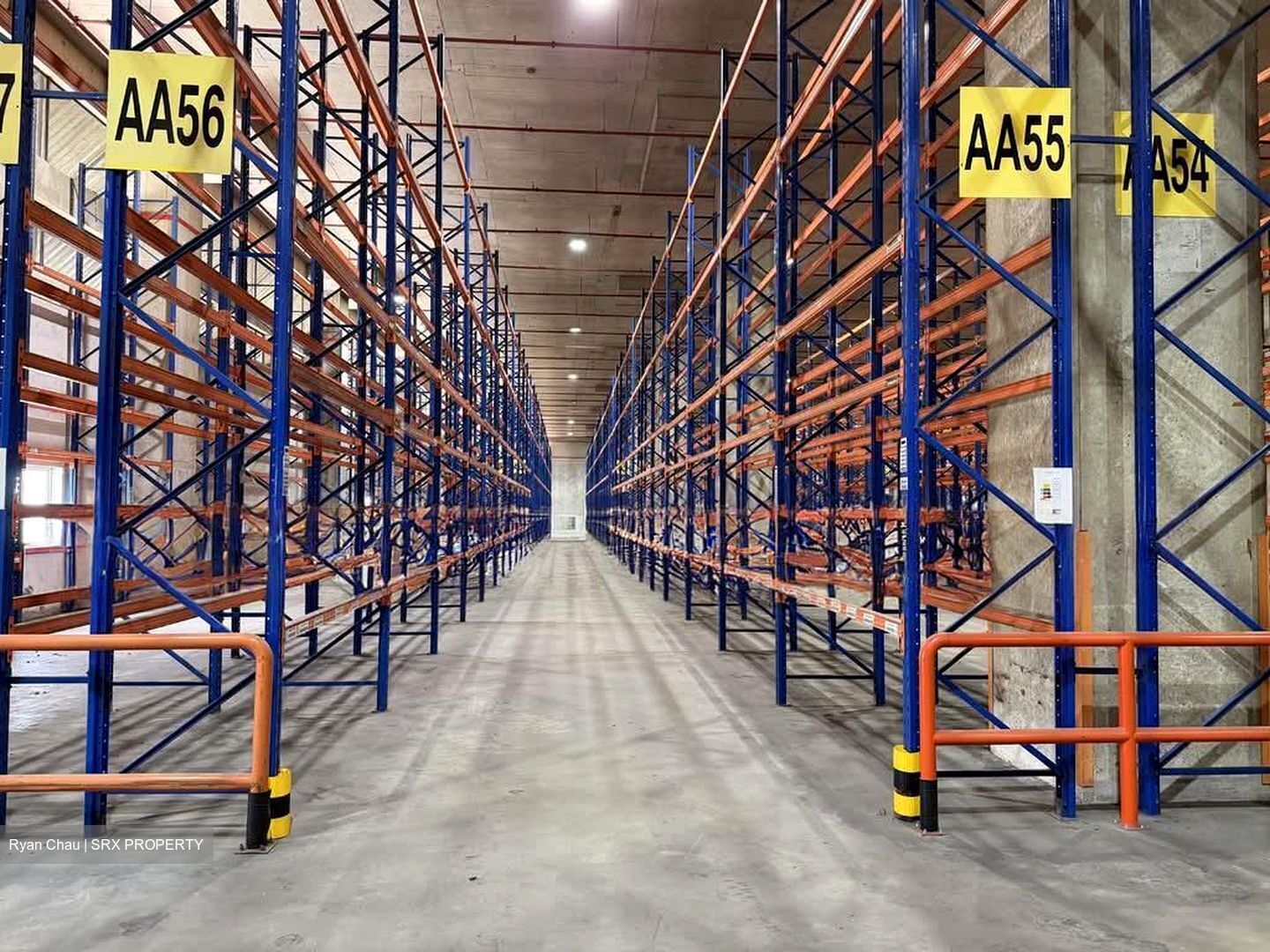 Jurong Logistics Hub (D22), Warehouse #568695521
